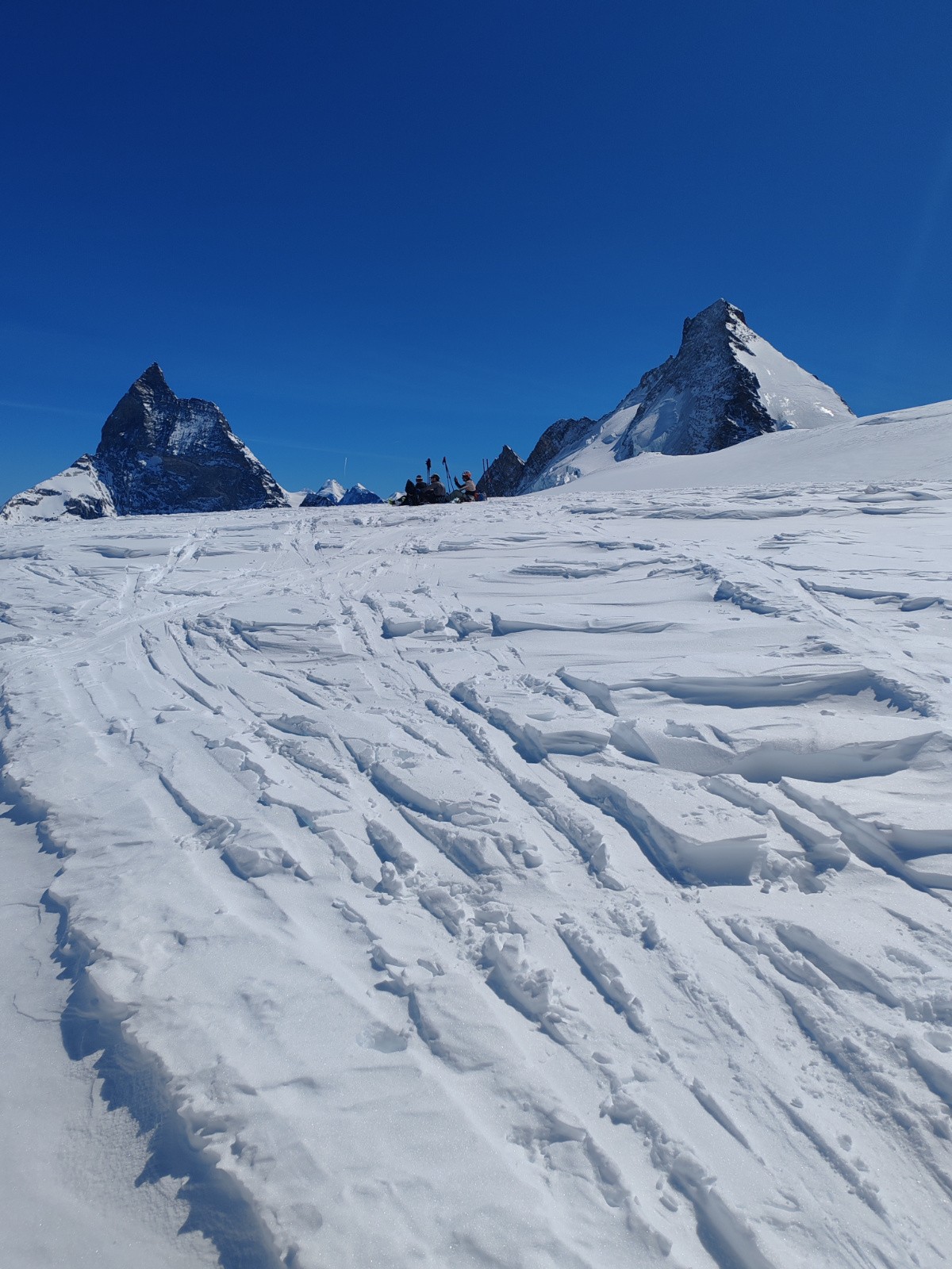 nous attend les dernieres deux sur le col de Valpelline