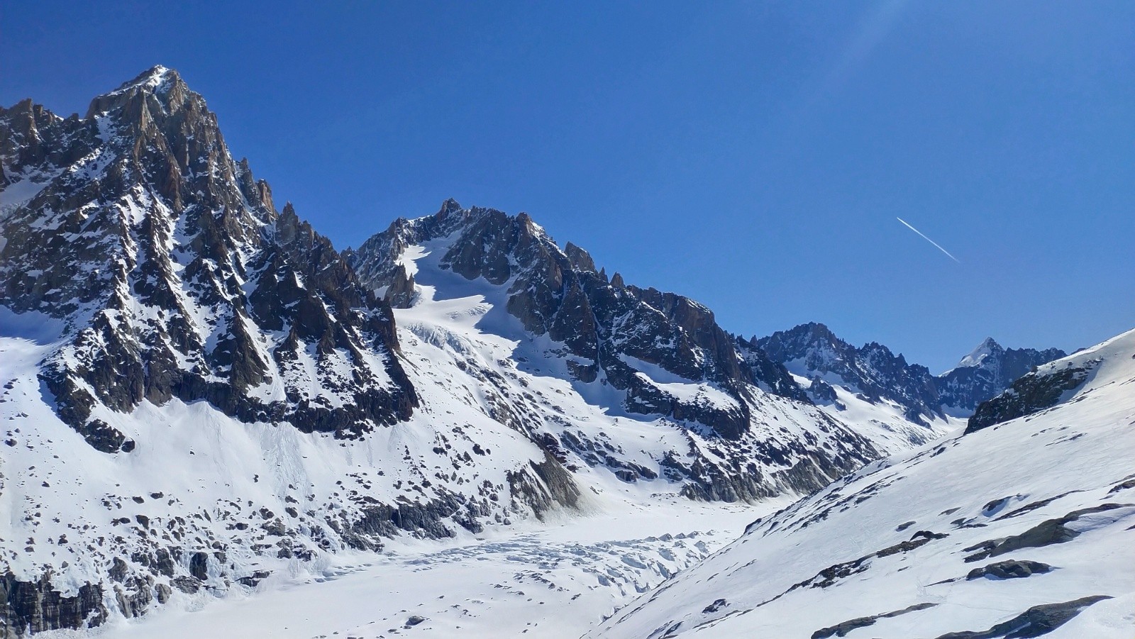 &nbsp;De l'aiguille du Chardonnet au Mont Dolent