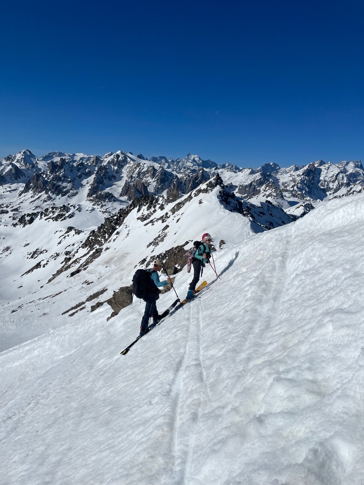 J4 arrivée à Roche Château ça passe à ski