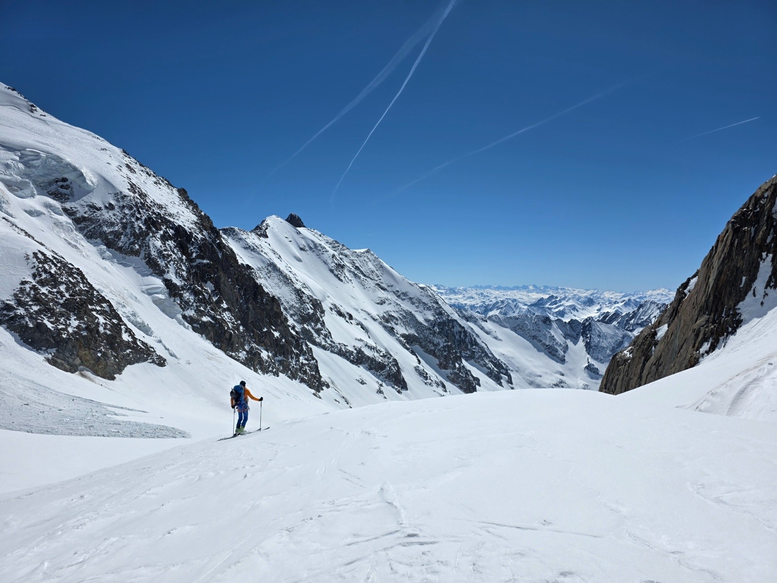 Au gauche la face Nord de l aiguille de Tre la Tete, au fond le Mont Tondu&nbsp;