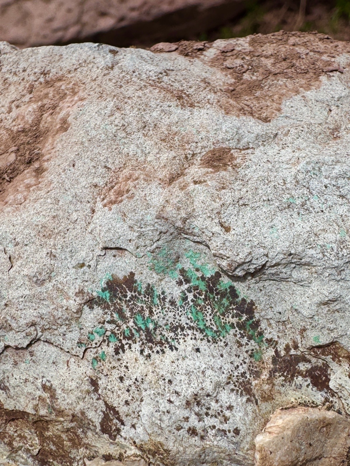 Malachite le long des pistes