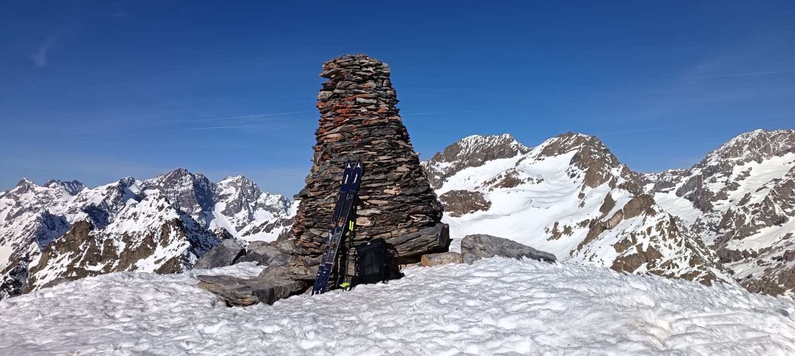 #5 Beau cairn Haut-Alpins, en Chartreuse on a des croix ➕ Beau cairn Haut-Alpins, en Chartreuse on a des croix ➕