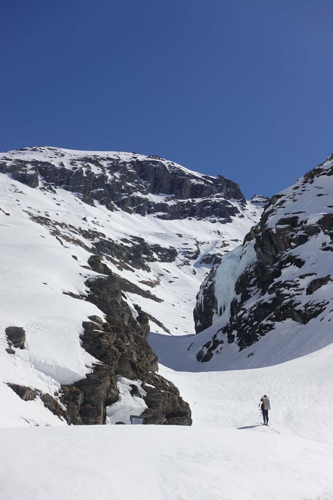 L'entrée dans les gorges de la Valletaz. C'est un peu le styx inversé. Au-delà, le paradis !
