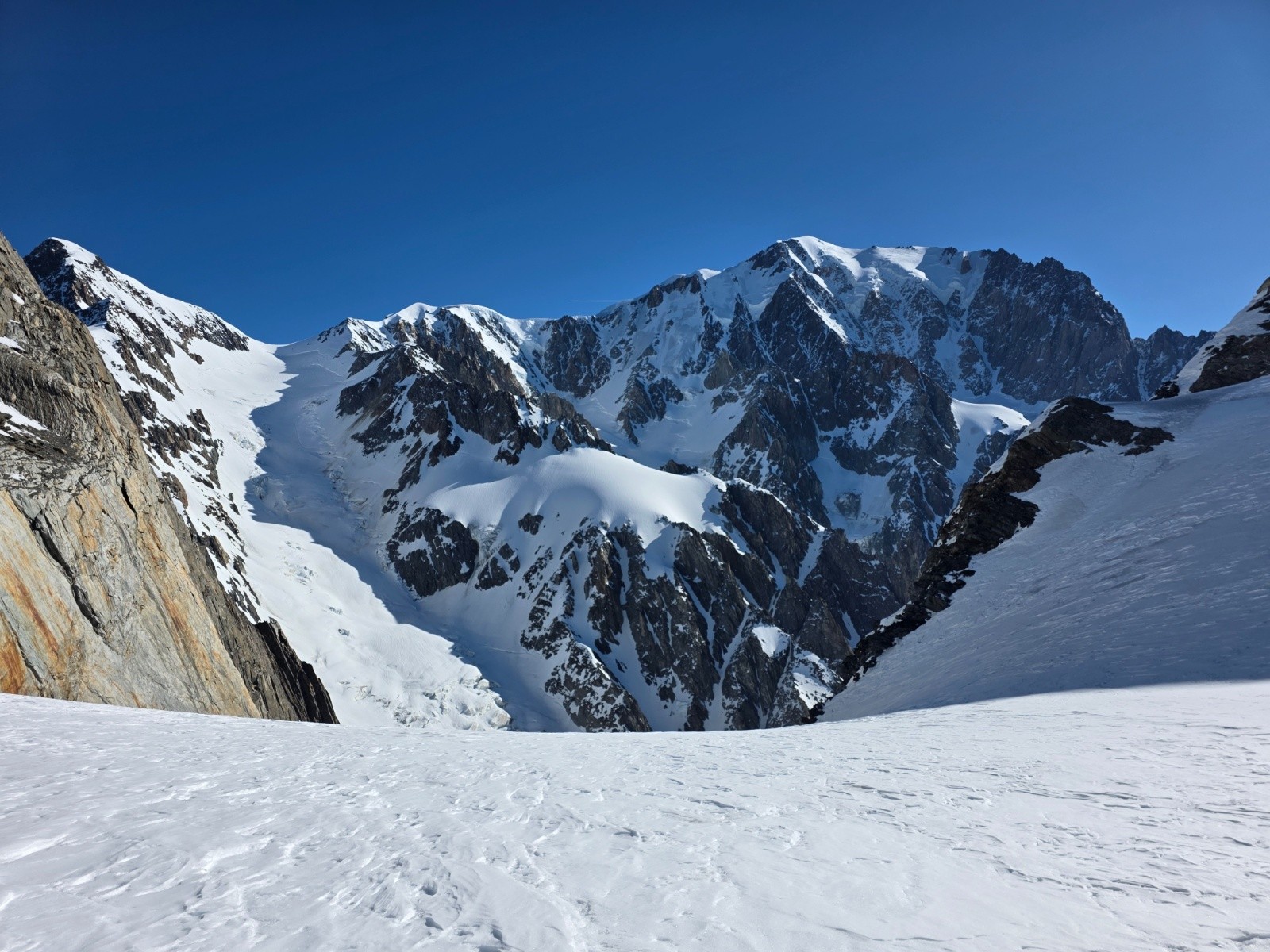 #6 Vue du col infranchissable vers le glacier du Miage et la face SE de Bionnassay Vue du col infranchissable vers le glacier du Miage et la face SE de Bionnassay