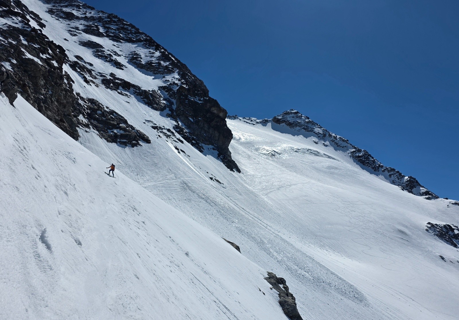 #14 Traversee eaide et exposée vers le glacier du Covagnet Traversee eaide et exposée vers le glacier du Covagnet