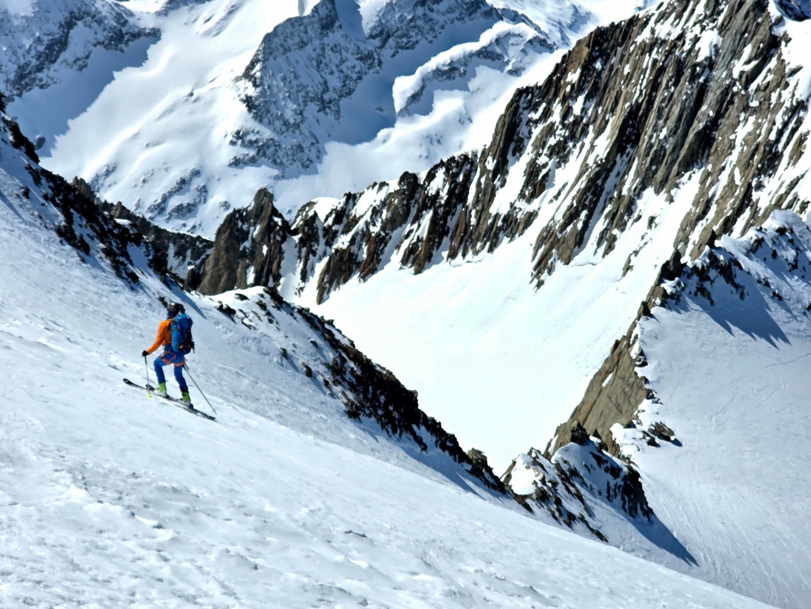 #12 Descente délicate de la partie sommité du glacier d Armancette surbûe neige dure et glacée. Ca fait mal aux Cannes Descente délicate de la partie sommité du glacier d Armancette surbûe neige dure et glacée. Ca fait mal aux Cannes