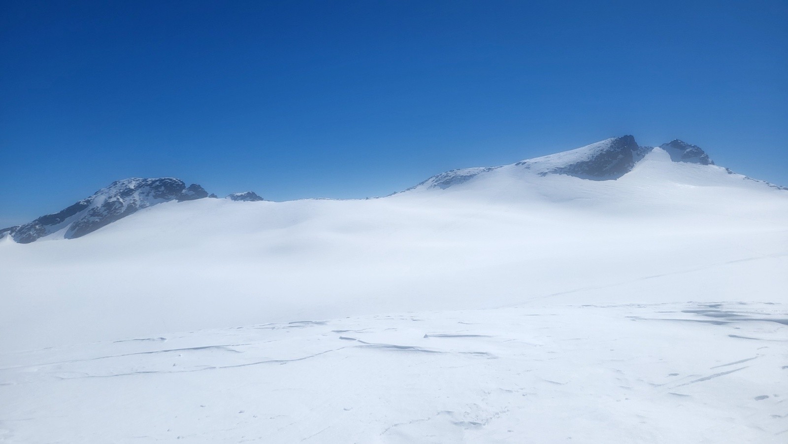 J2 Caméra sale donc photo floue. Entre le Col des Vedettes et la Tête.