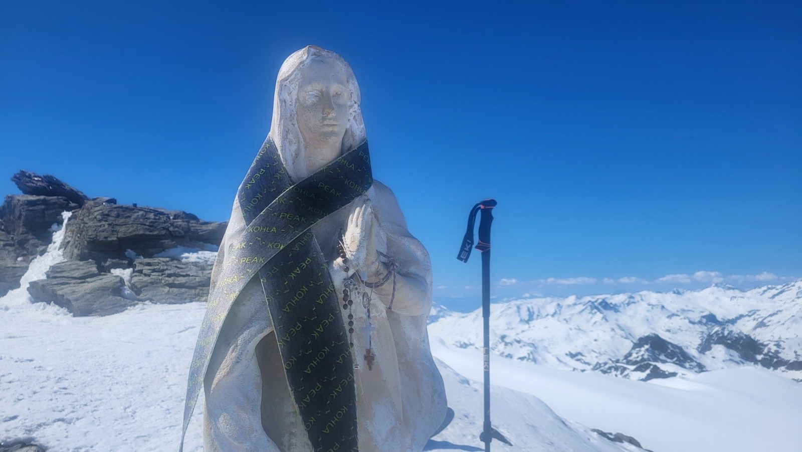 J2 Caméra sale donc photo floue. La Madone.