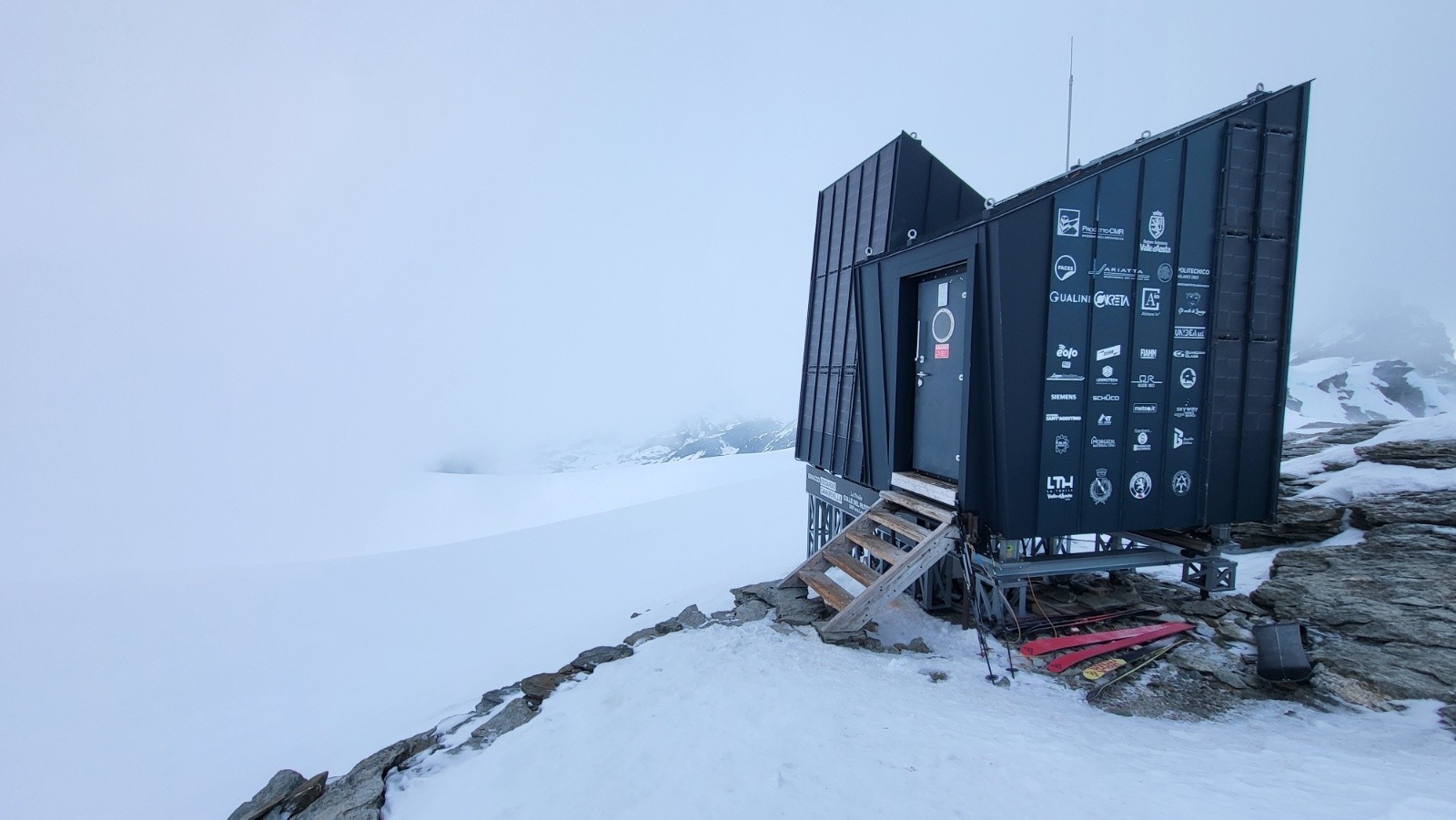 J2 Aller-retour à la Tête pour admirer le coucher de soleil annulé. Fortes rafales de vent et dans les nuages 1h30 avant le coucher.