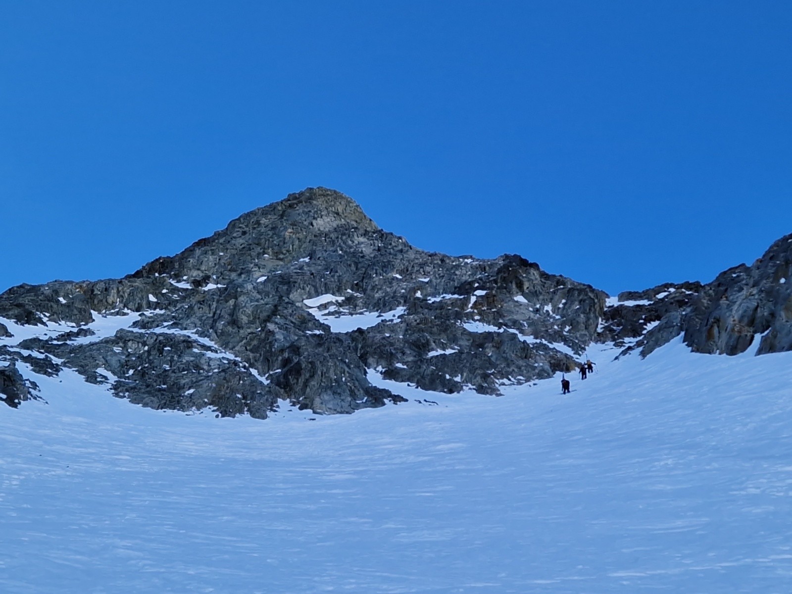 &nbsp;Sortie de droite vers le glacier du Casset