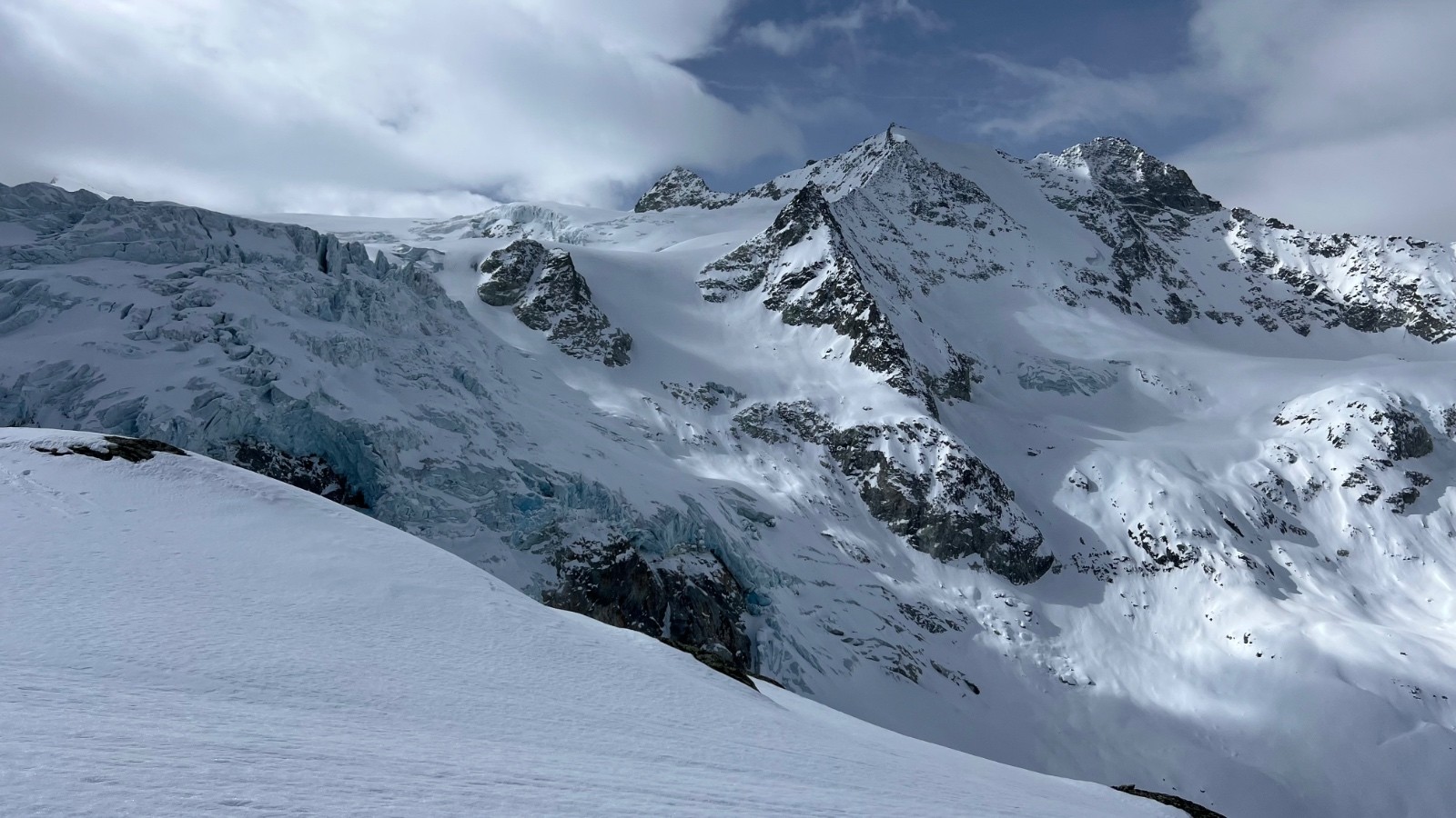 Face nord des pointes du Mourti qui semble en super conditions&nbsp;