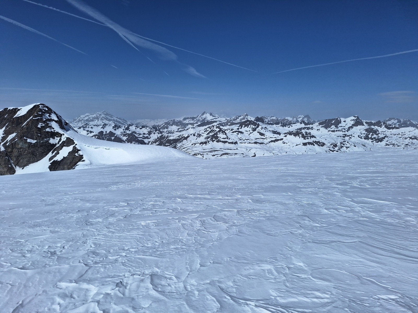 #13 Sur le Glacier du Grand Fond à la descente: Pourri-Sache, Grande Sassière, Grande Aiguille Rousse... Sur le Glacier du Grand Fond à la descente: Pourri-Sache, Grande Sassière, Grande Aiguille Rousse...