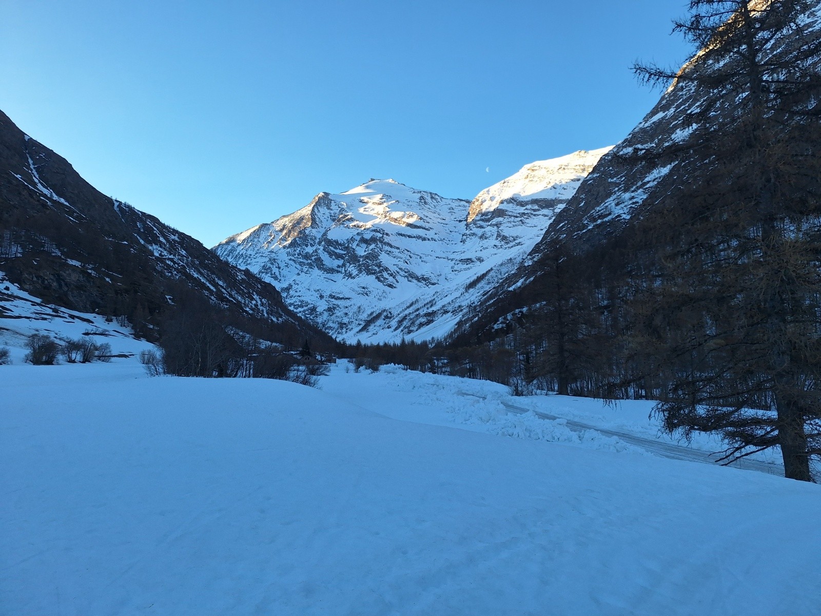#1 L L'imposant Charbonnel au départ