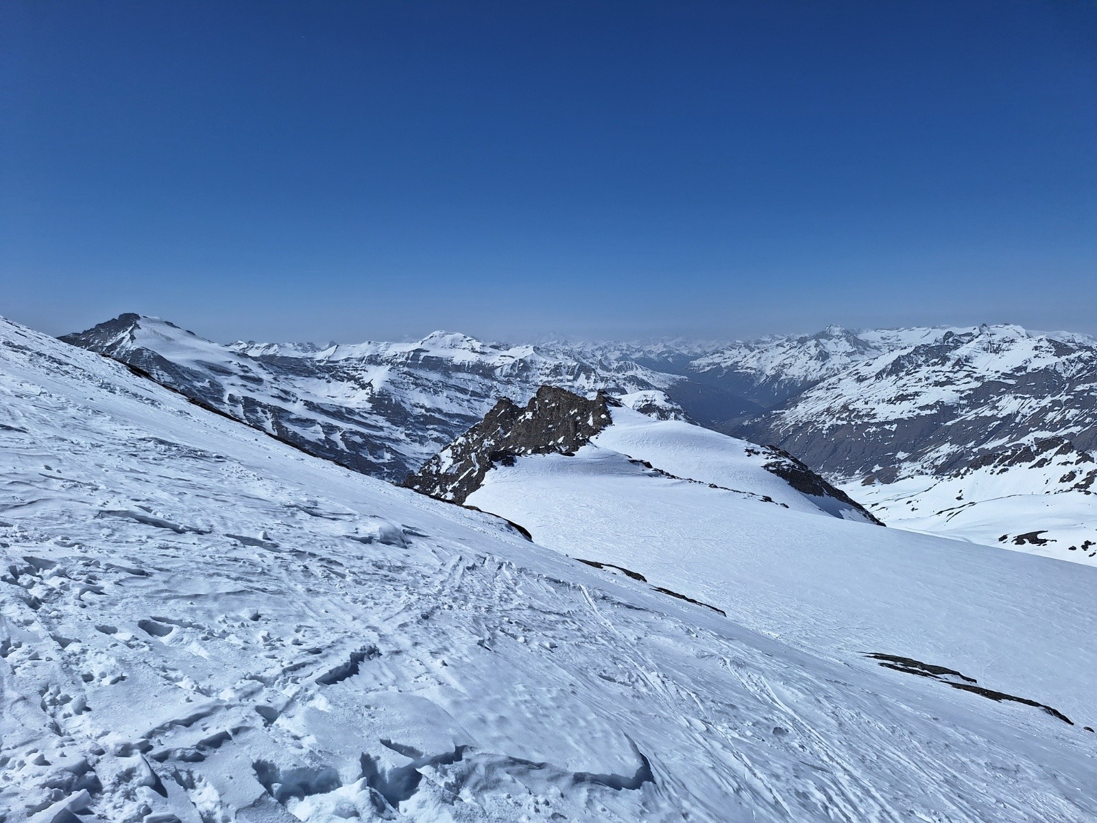 #8 Sous le sommet: Charbonnel, Pointe de Ronce et la Vanoise Sous le sommet: Charbonnel, Pointe de Ronce et la Vanoise