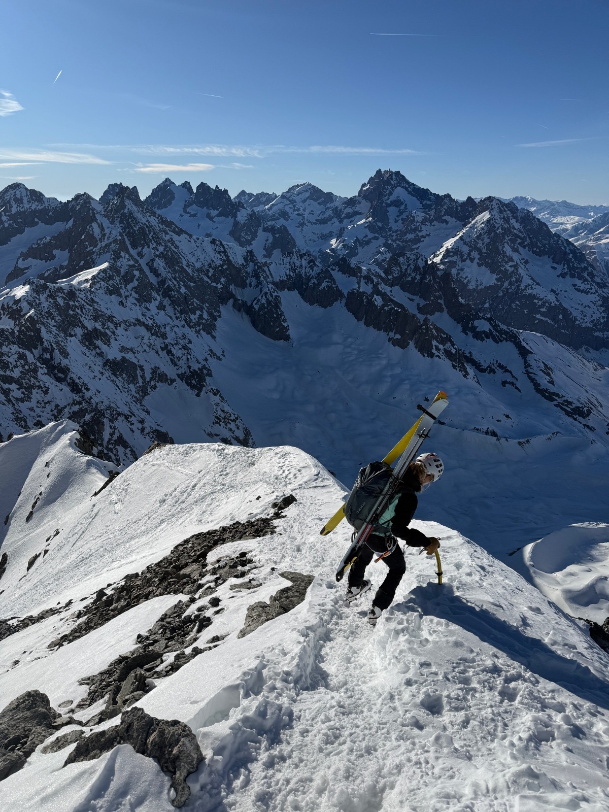 &nbsp;Descente de l’arête vers le glacier Tuckett