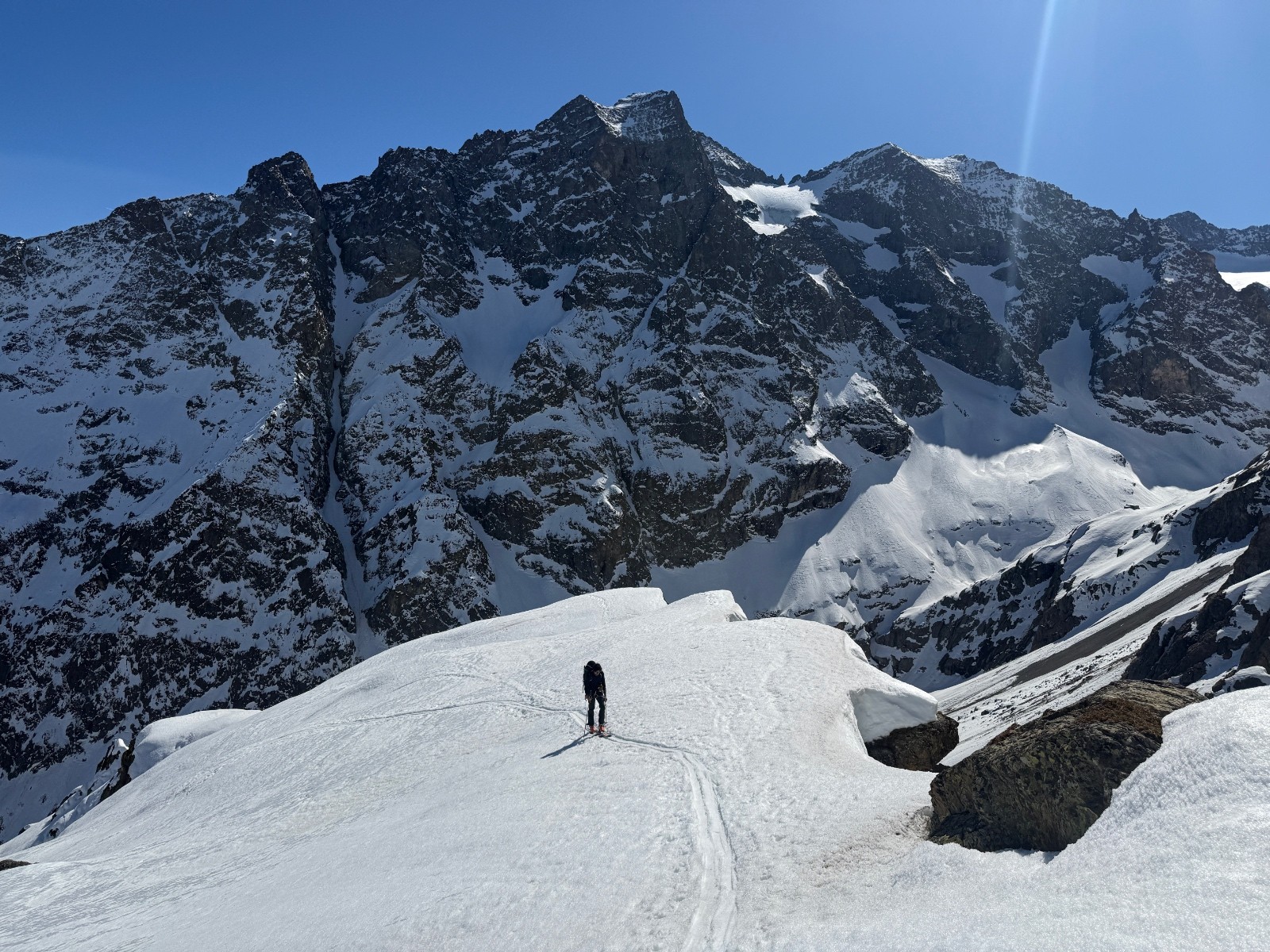 #12 Les derniers mètres avant le refuge avec une vue splendide Les derniers mètres avant le refuge avec une vue splendide