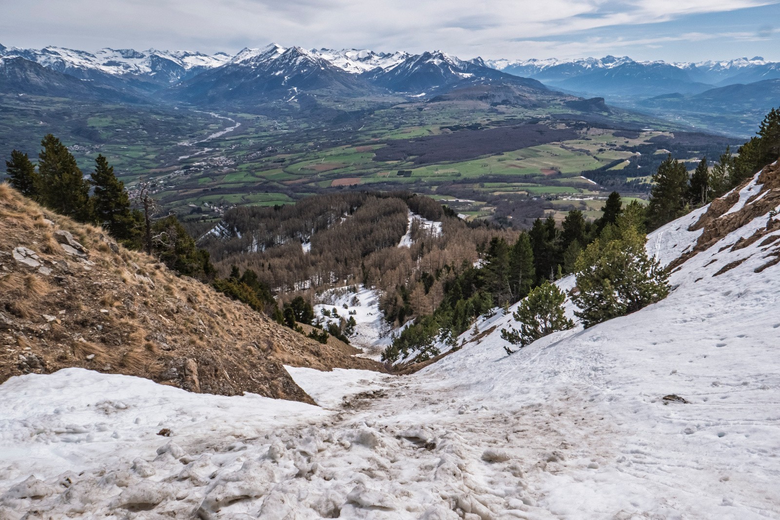 dans le couloir la suite rive droite, car plusieurs coupures dans le couloir lui même&nbsp;