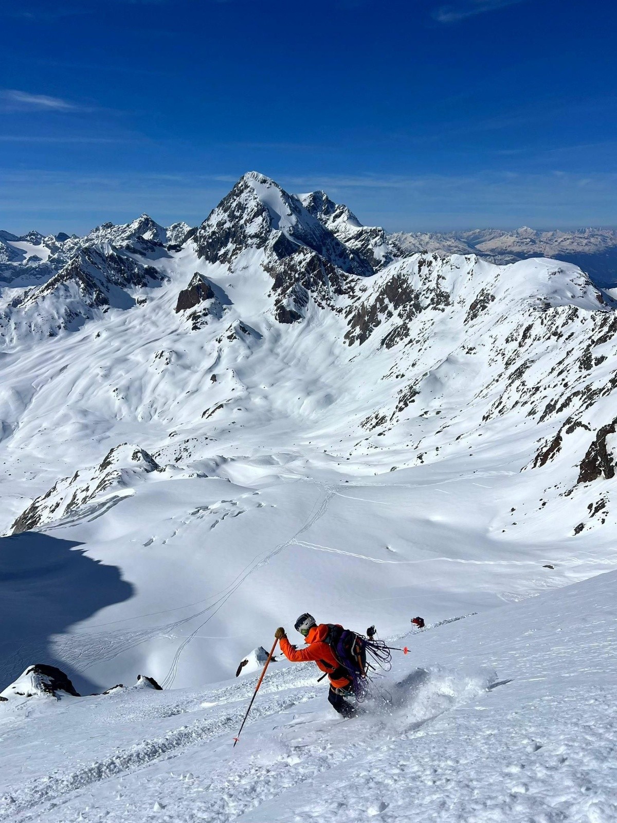 &nbsp;J3: Toto dans la face NO du Cedevale, devant le Gran Zebrù