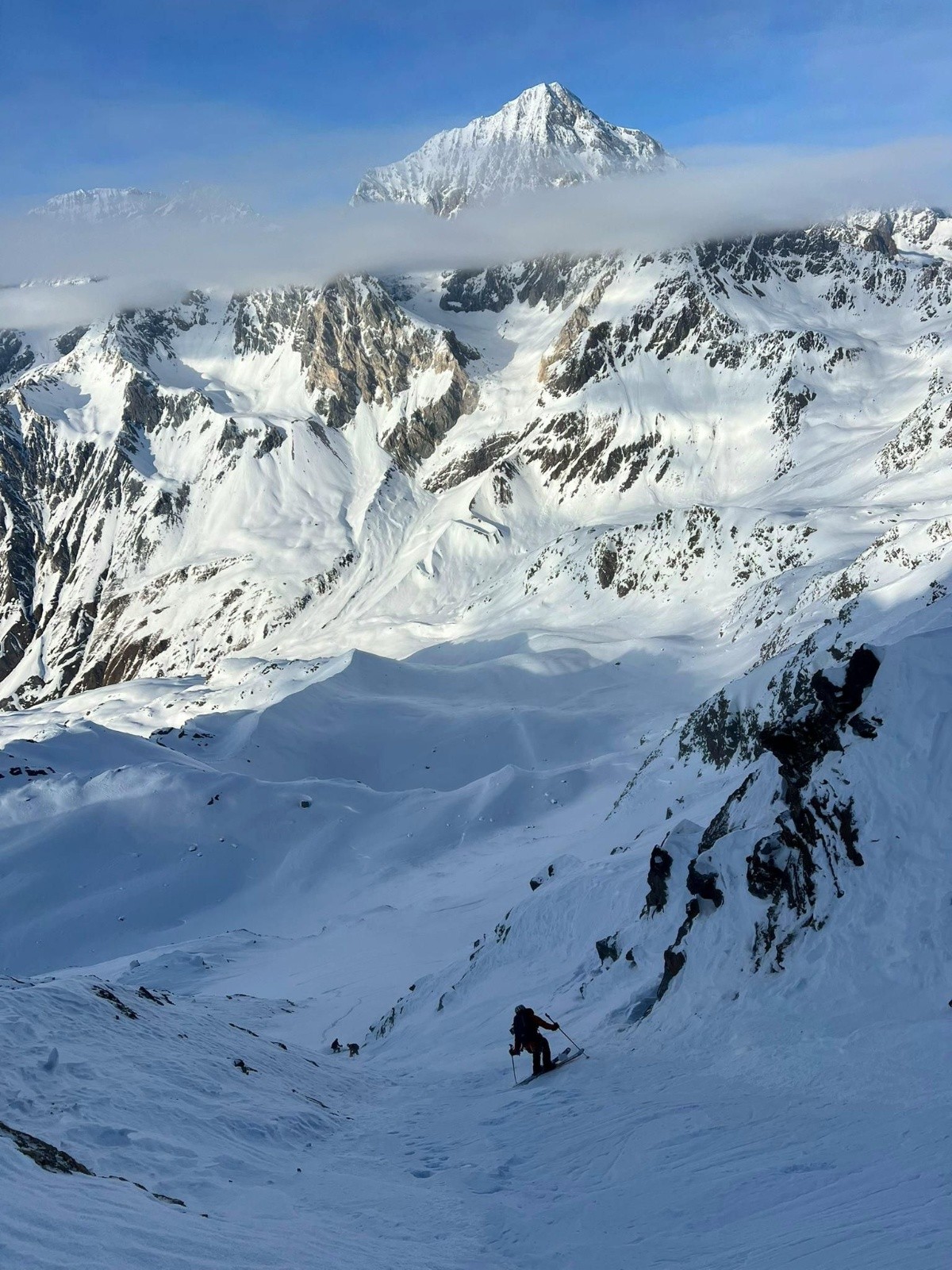 &nbsp;J6: Couloir N de la Cima di Forni Occidentale (4.3/E2), bon grip pour du bon ski