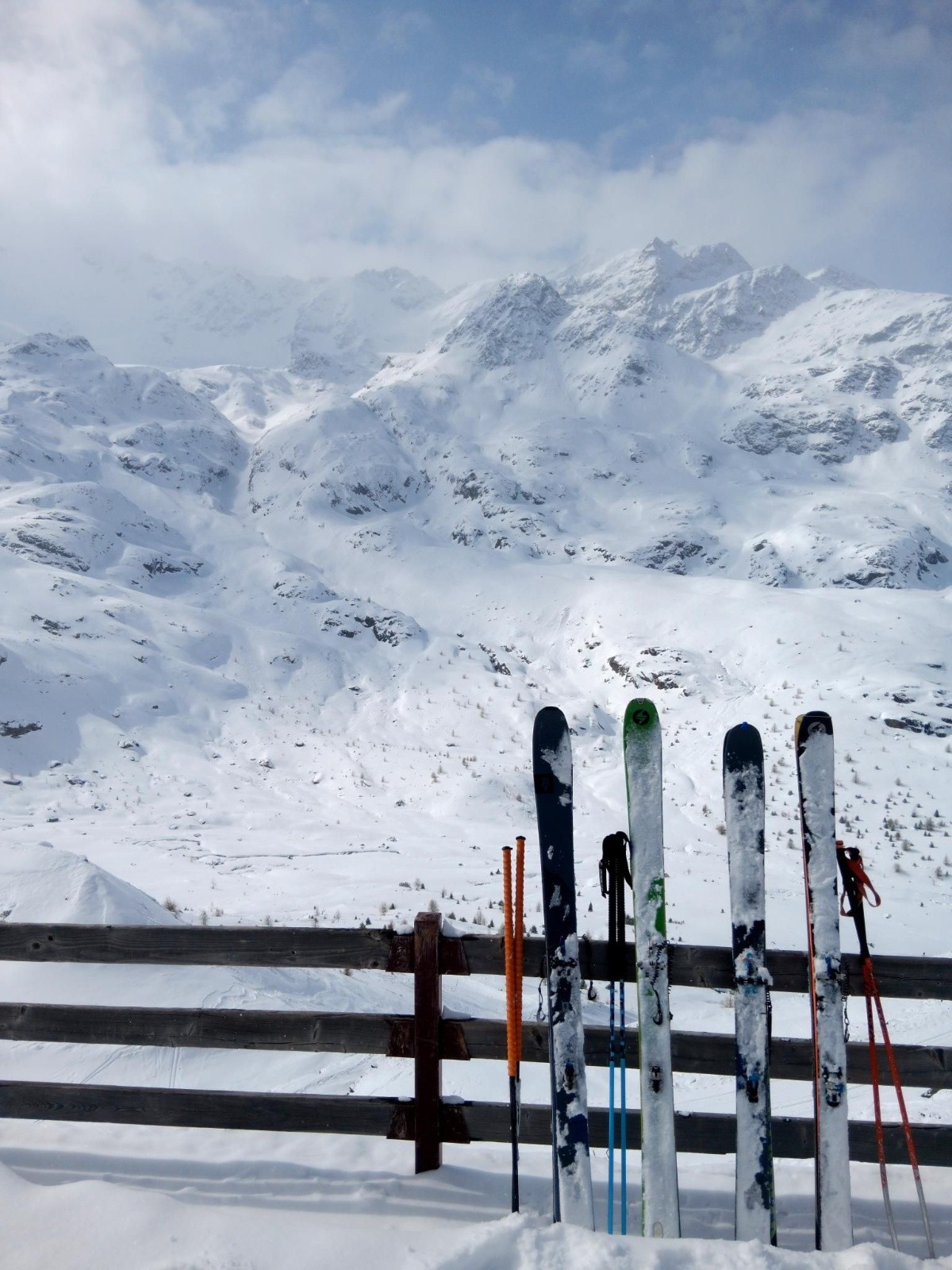 &nbsp;J1: On pose les skis 2j au rifugio Branca