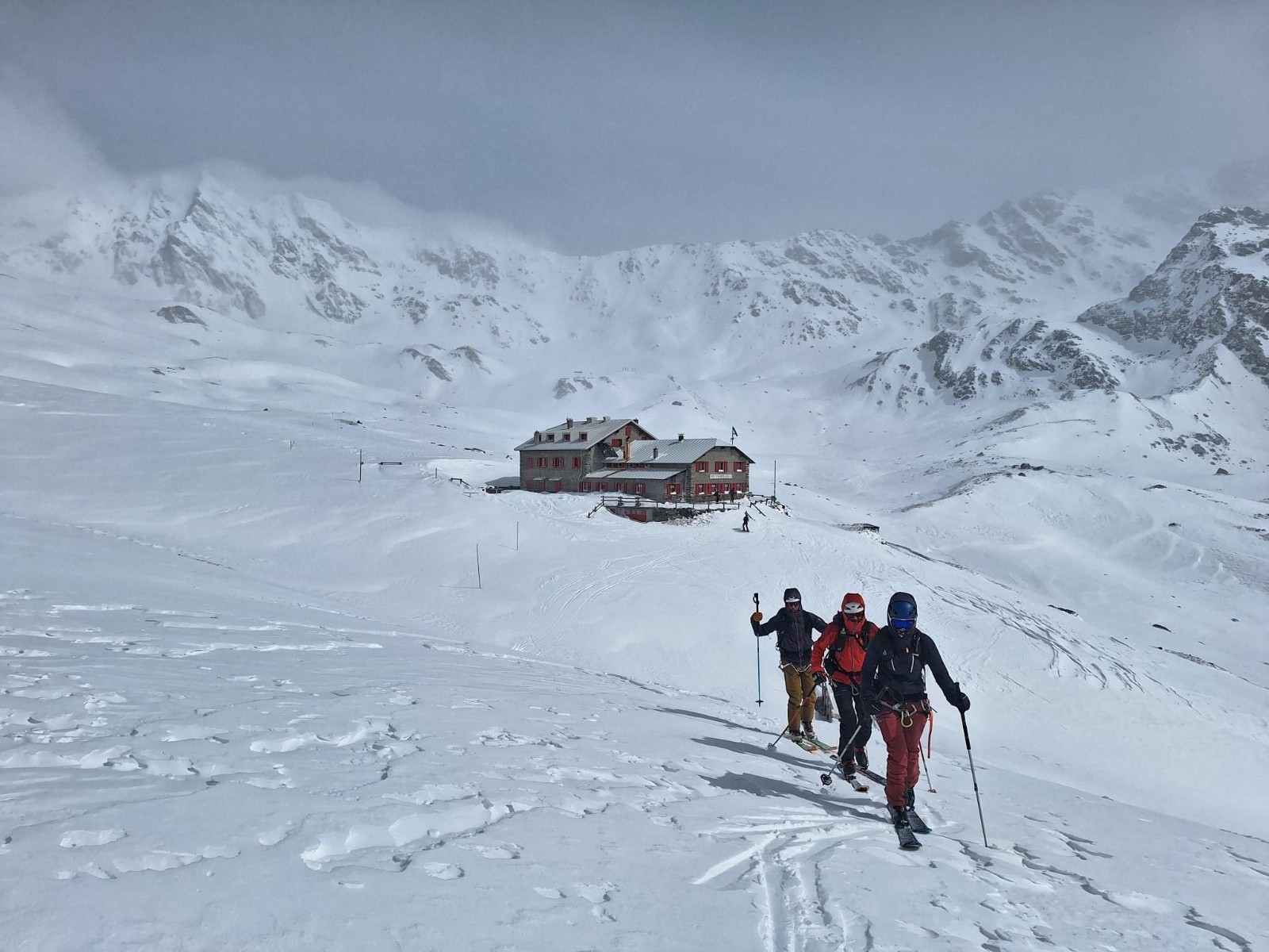 &nbsp;J6: On quitte le rifugio Pizzini à 11h30, après avoir attendu que le vent diminue