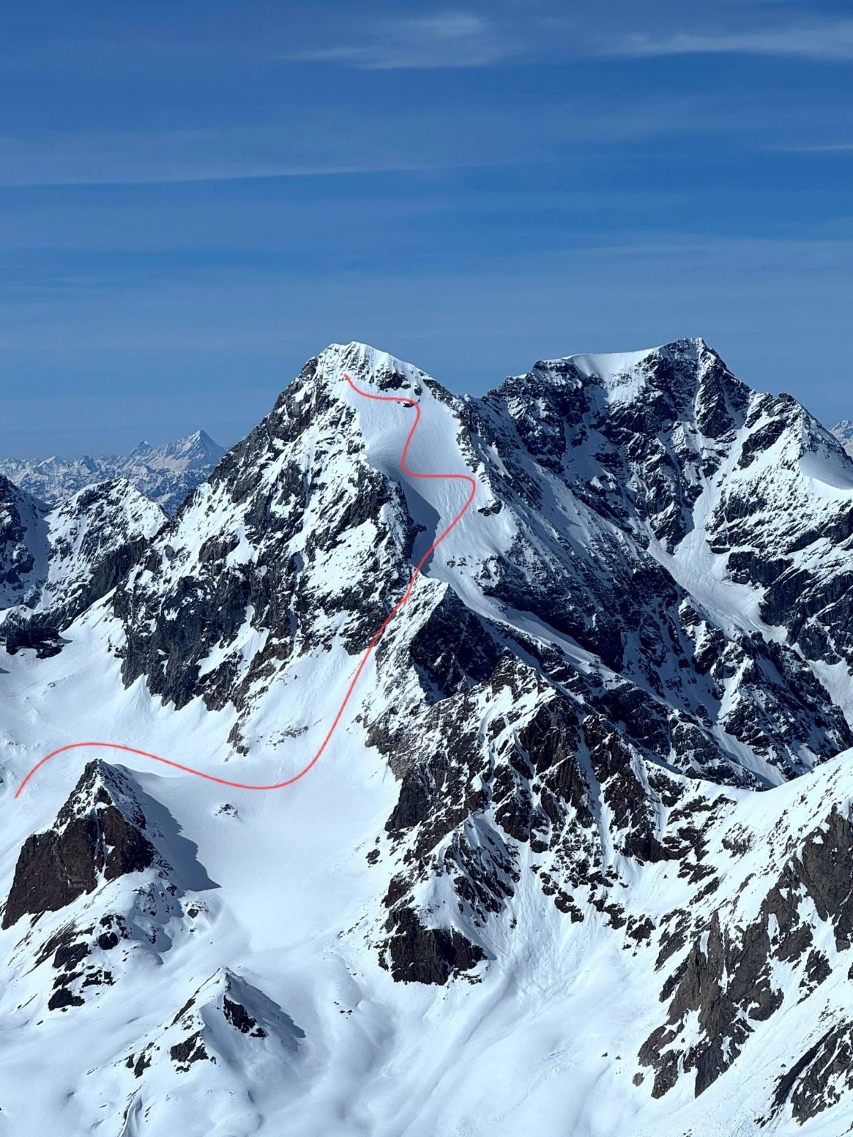 &nbsp;J4: Face SE (4.1/E3) du Gran Zebrù et le canale Meraldi, pas dur mais faut pas que ça parte