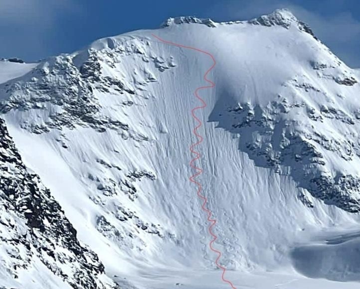 J2: Face N (4.2/E2) de la Punta Cadini, toujours + impressionant vu de face