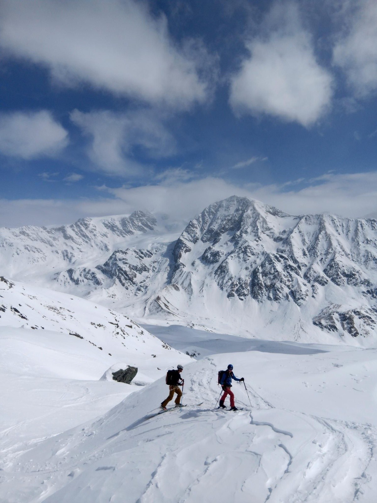 &nbsp;J6: Marine et Mathieu dans la montée au Passo Zebrù Sud, devant le Monte Pasquale