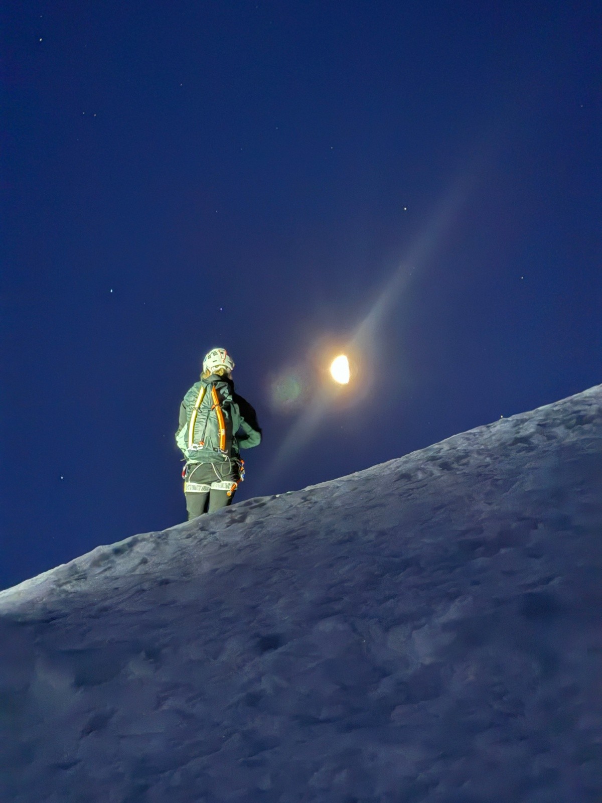 &nbsp;En admiration devant la Lune