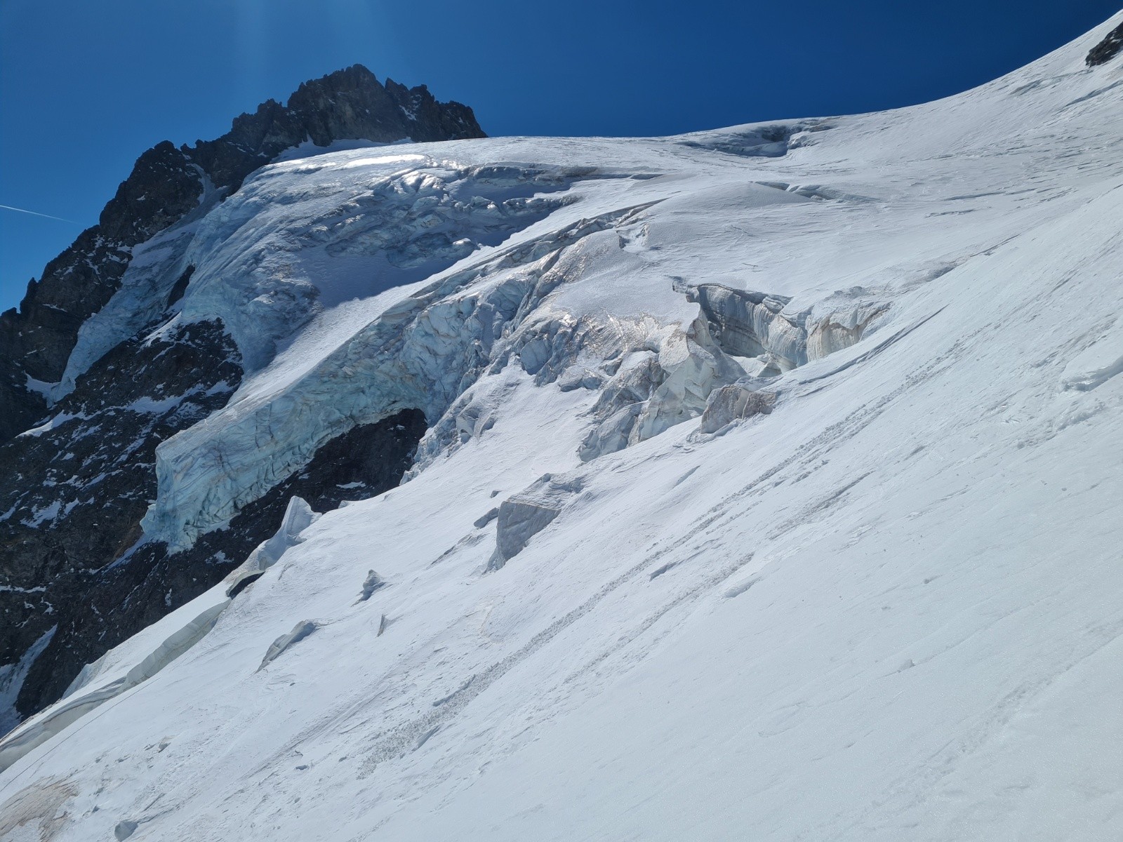 &nbsp;Premiers séracs du glacier des violettes&nbsp;