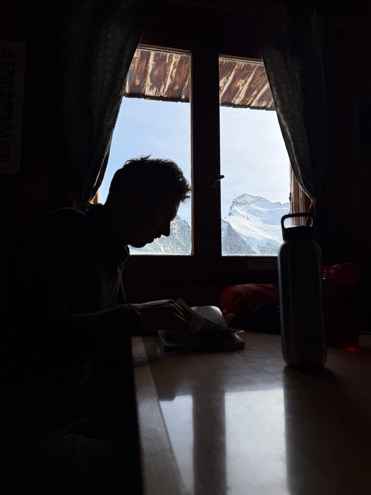 #15 Vue de la salle à manger du refuge des ecrins...que dire... incroyable ! Vue de la salle à manger du refuge des ecrins...que dire... incroyable !
