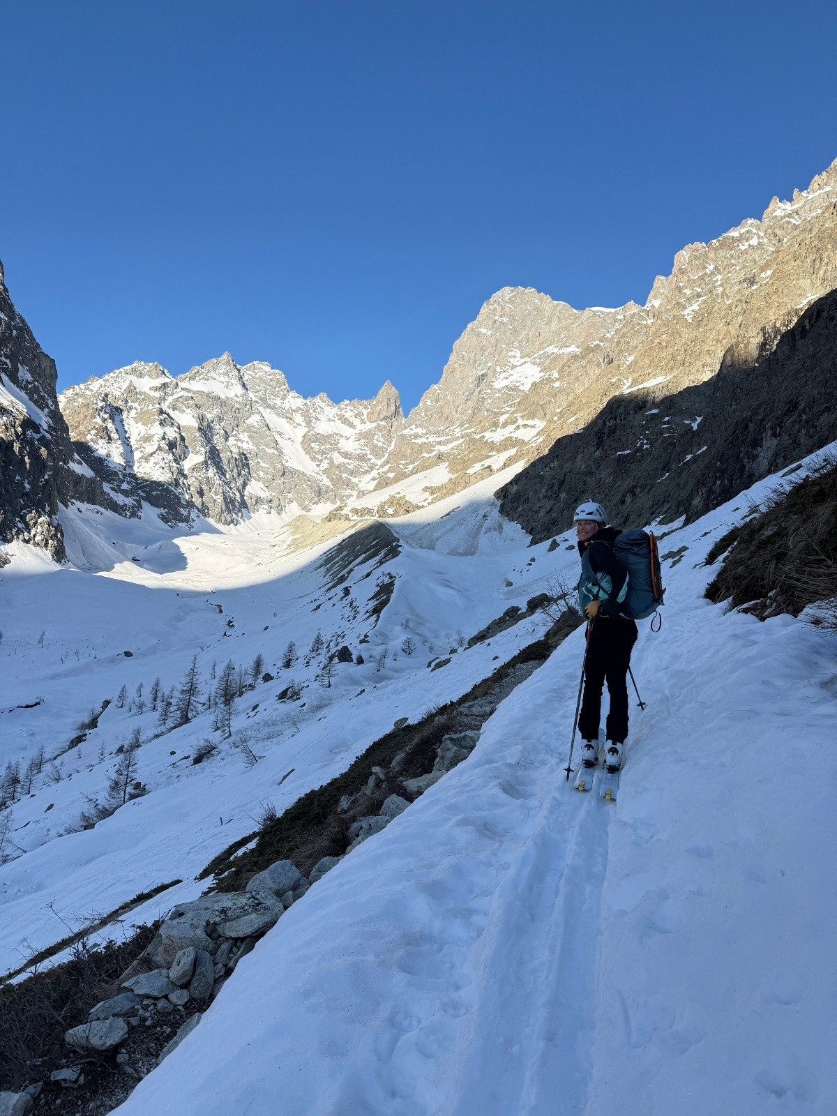 #3 Le glacier noir en arrière plan Le glacier noir en arrière plan