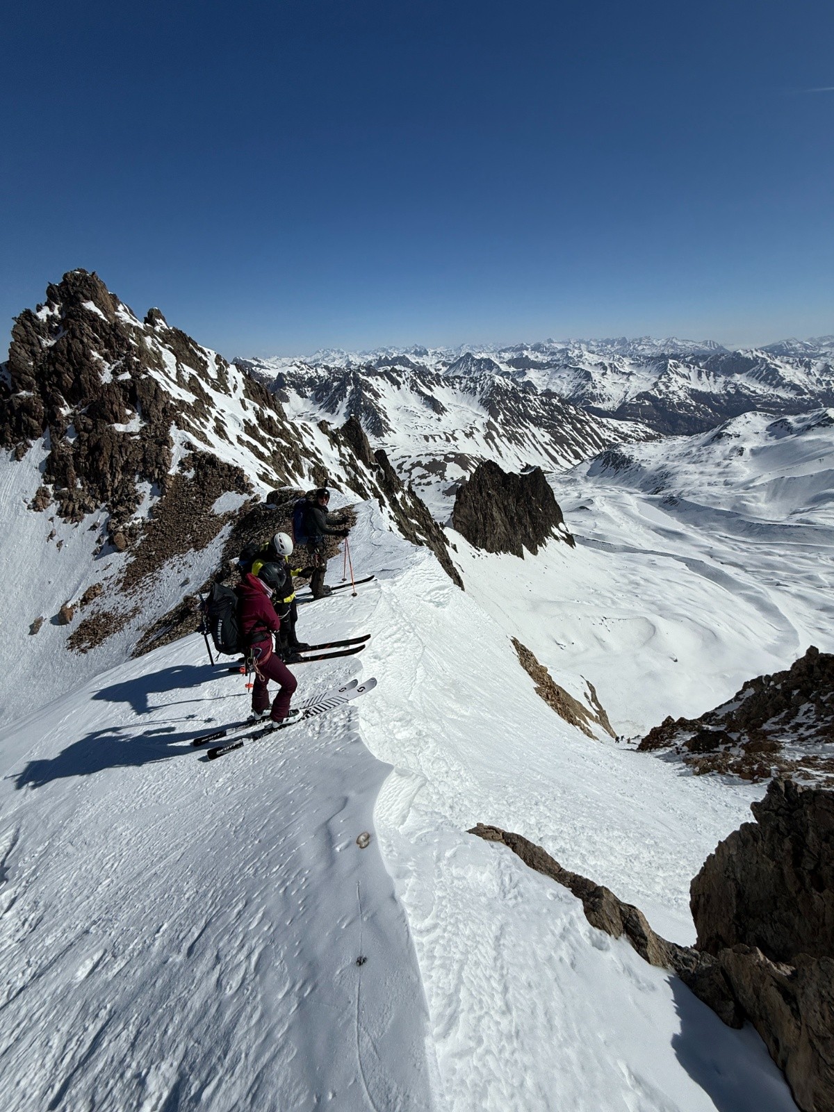 #14 Lorenz, Anne, et Thomas prêts pour skier la brèche ! Lorenz, Anne, et Thomas prêts pour skier la brèche !
