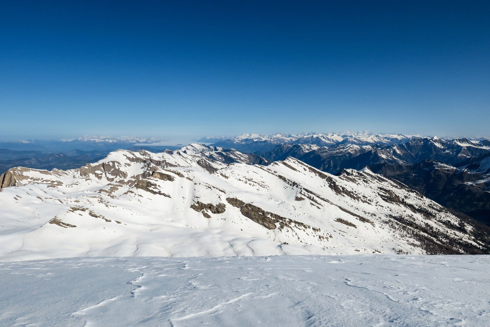Au sommet, on voit bien la, couche au dessus de Grenoble.&nbsp;&nbsp;