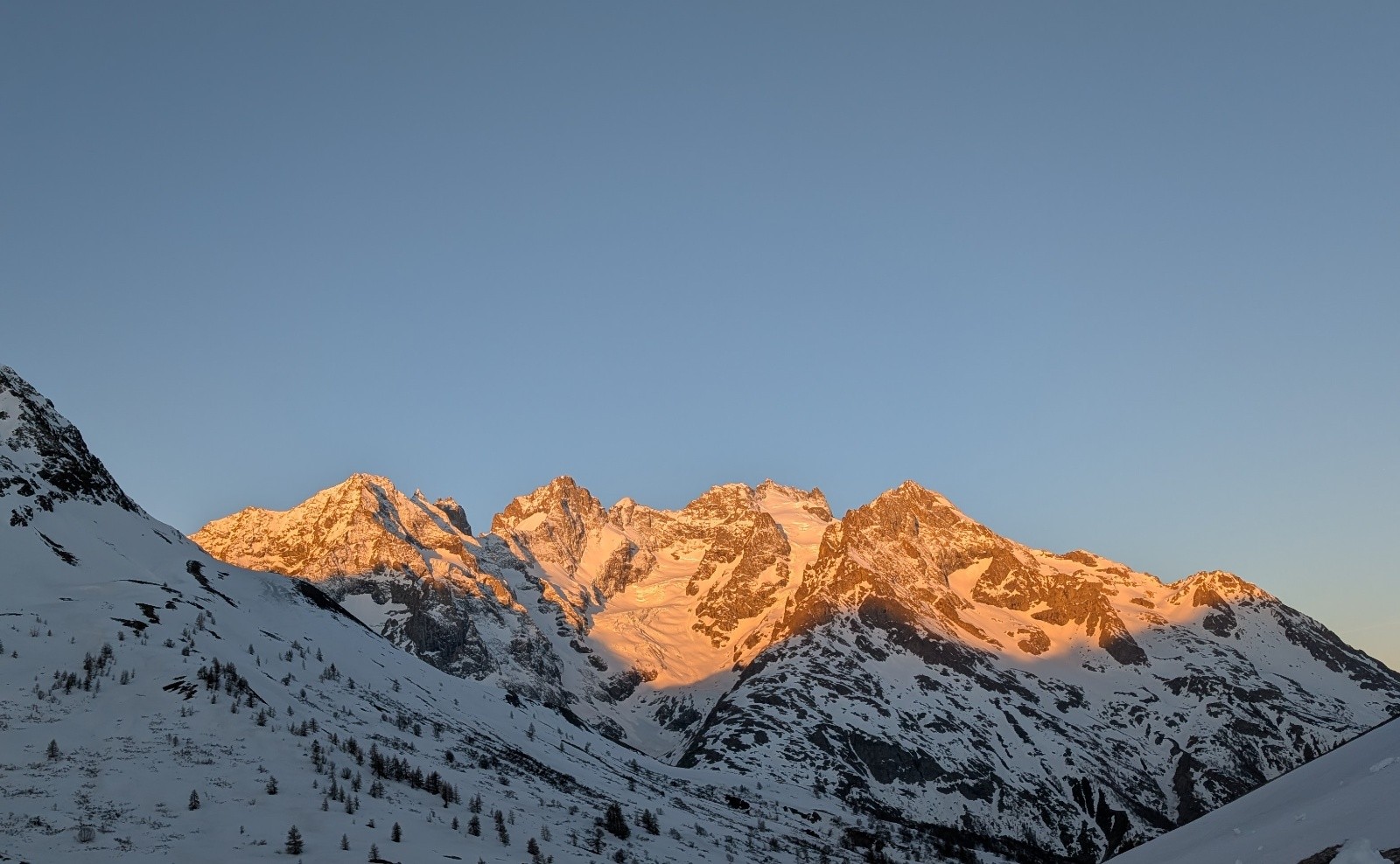 #1 Réveil face à la Meije Réveil face à la Meije