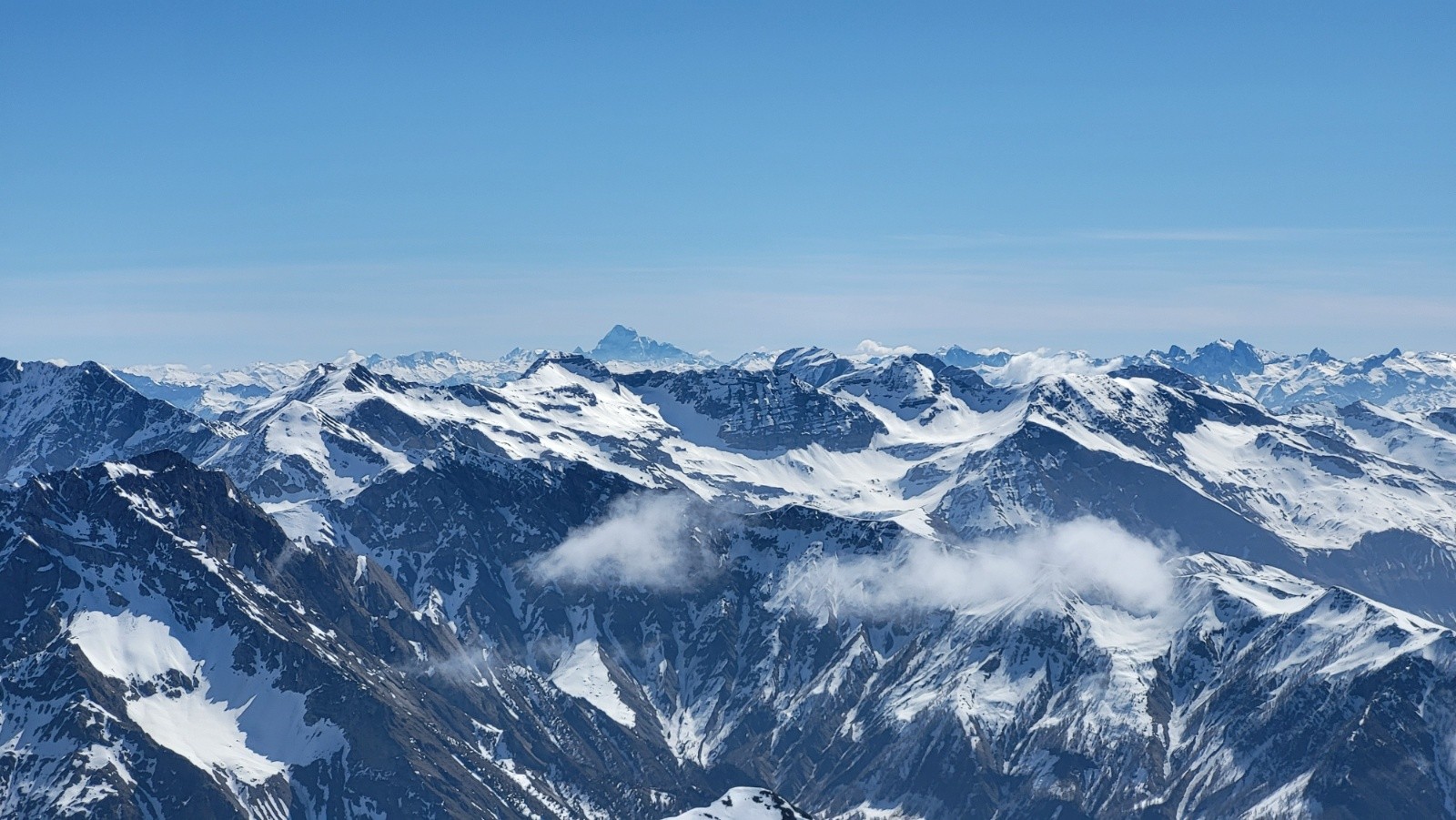 &nbsp;Le roi de Pierre au loin