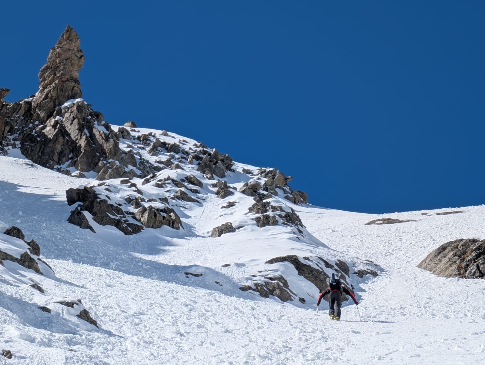 &nbsp;Mathu préfère skis sur sac alors je fais des marches 😉&nbsp;