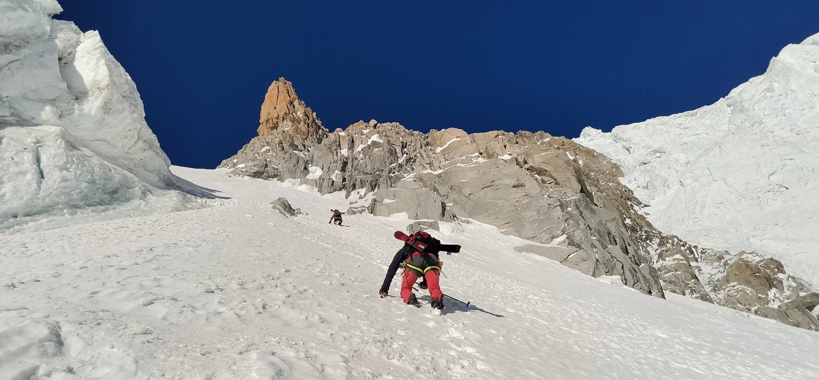 &nbsp;couloir Güssfeld, full rive gauche