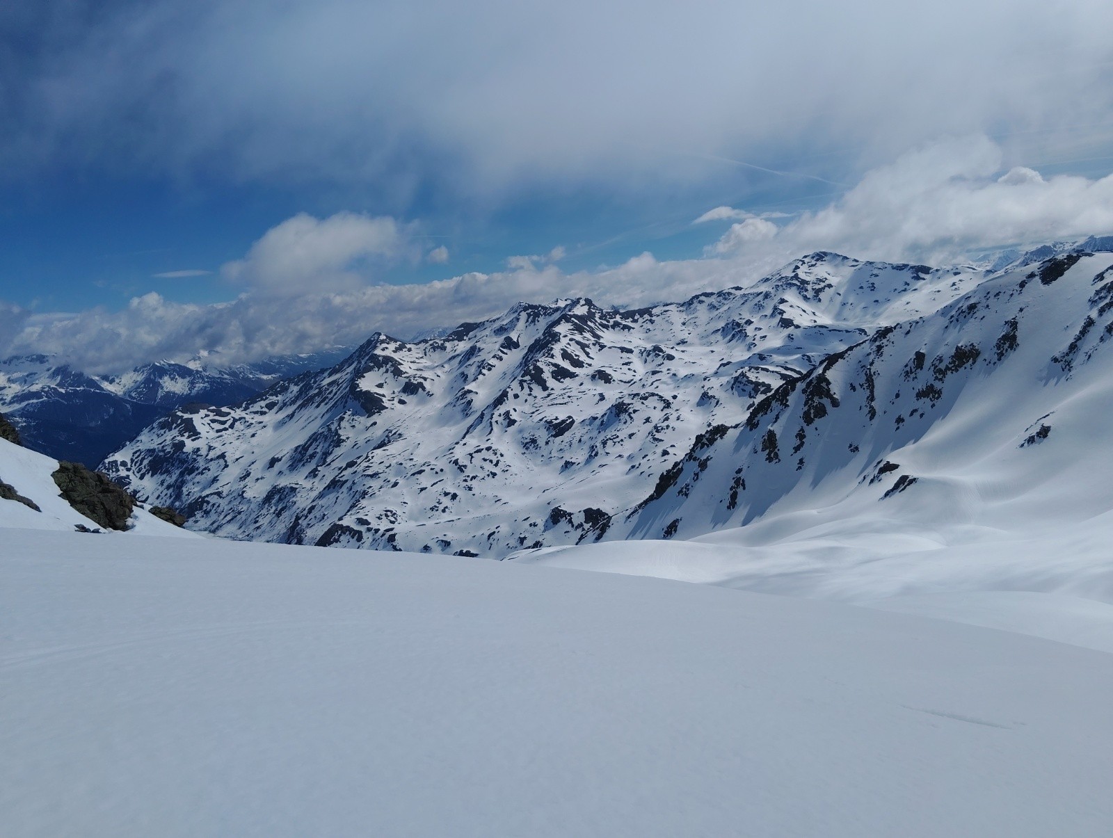 &nbsp;Les Sarrazins en face&nbsp;