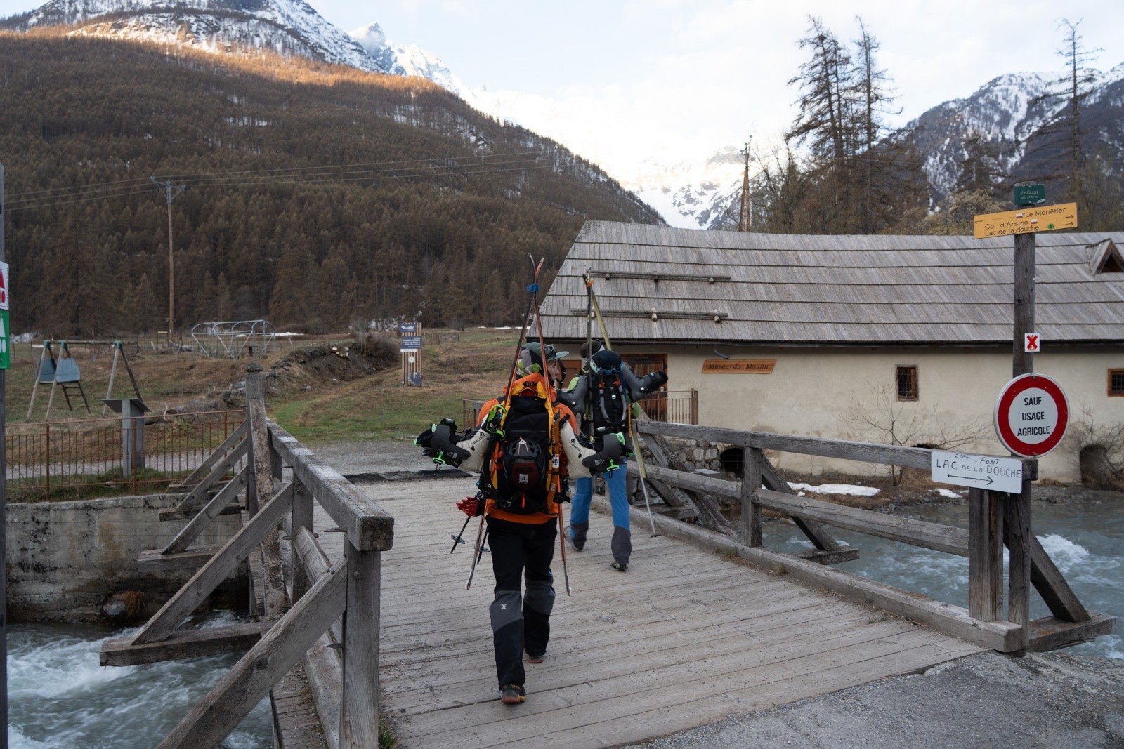 Top départ, un peu de marche pour commencer&nbsp;
