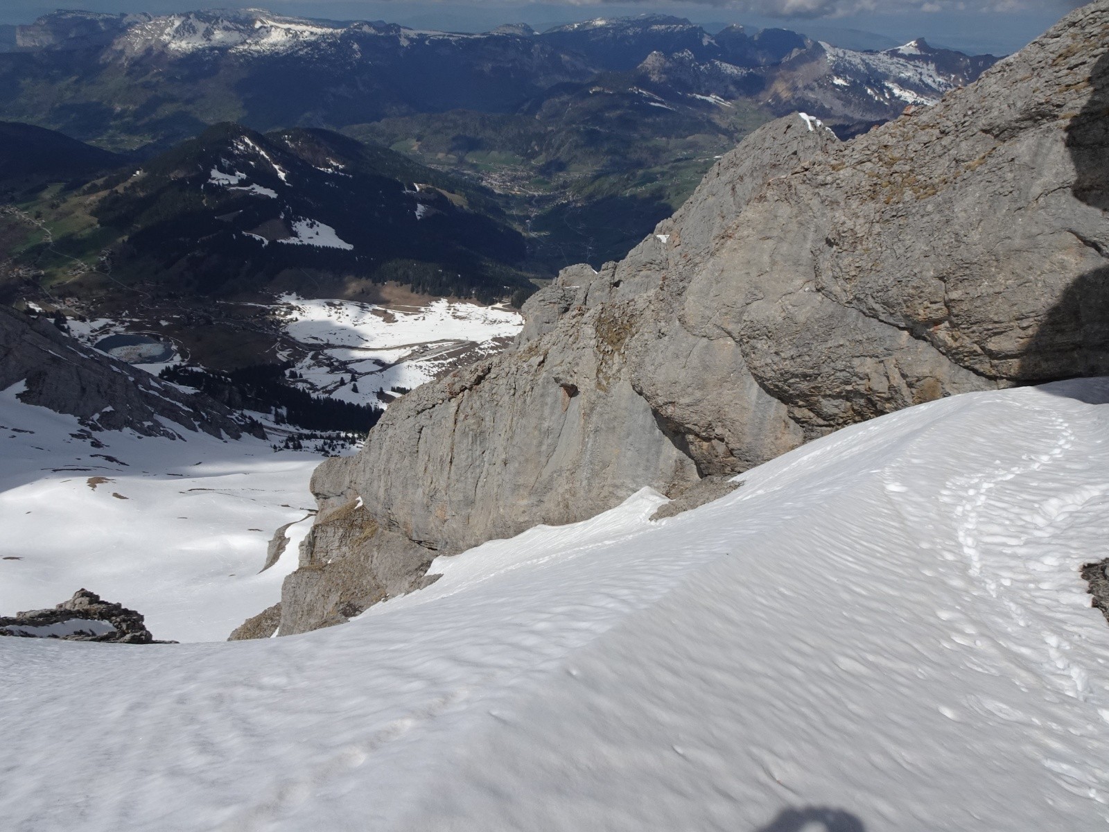 Le replat sous le trou du moucheron, avant la descente