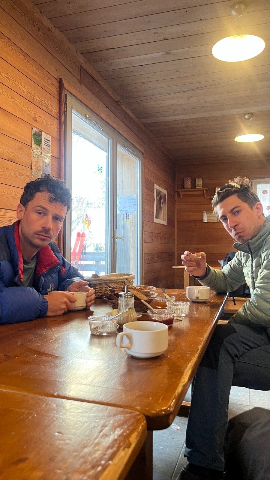 J2 : Petit déjeuner au refuge de Nice