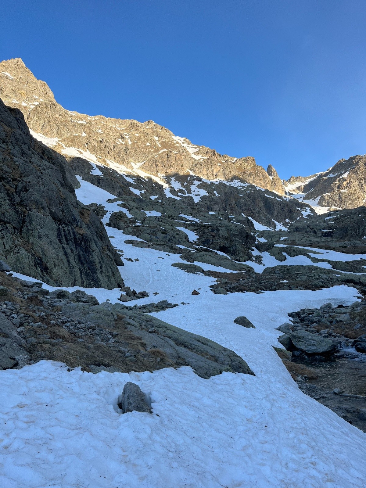 J1 :&nbsp; Après le mur des italiens