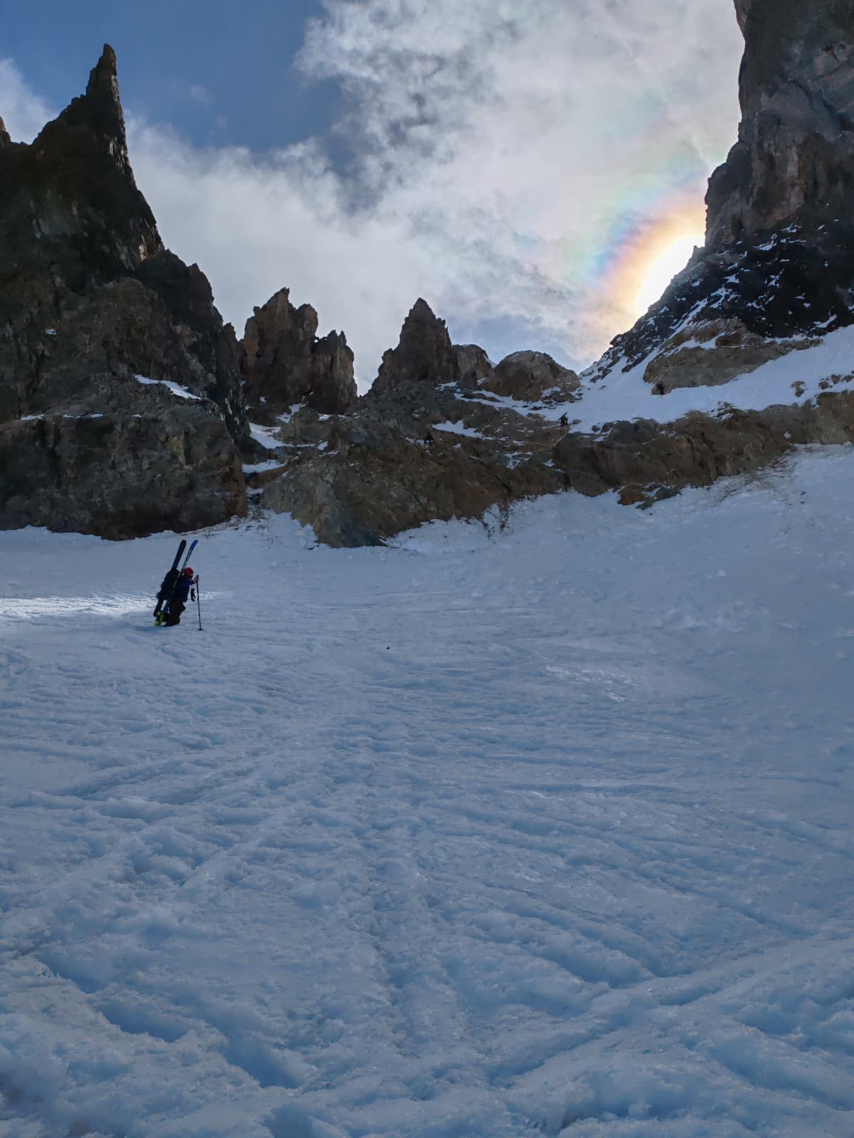 qu'est ce qu'on fait pour monter cette Casse-Gueule? On voit le milieu (ou il y a des gens), le couloir qu'on a pris est celui a gauche