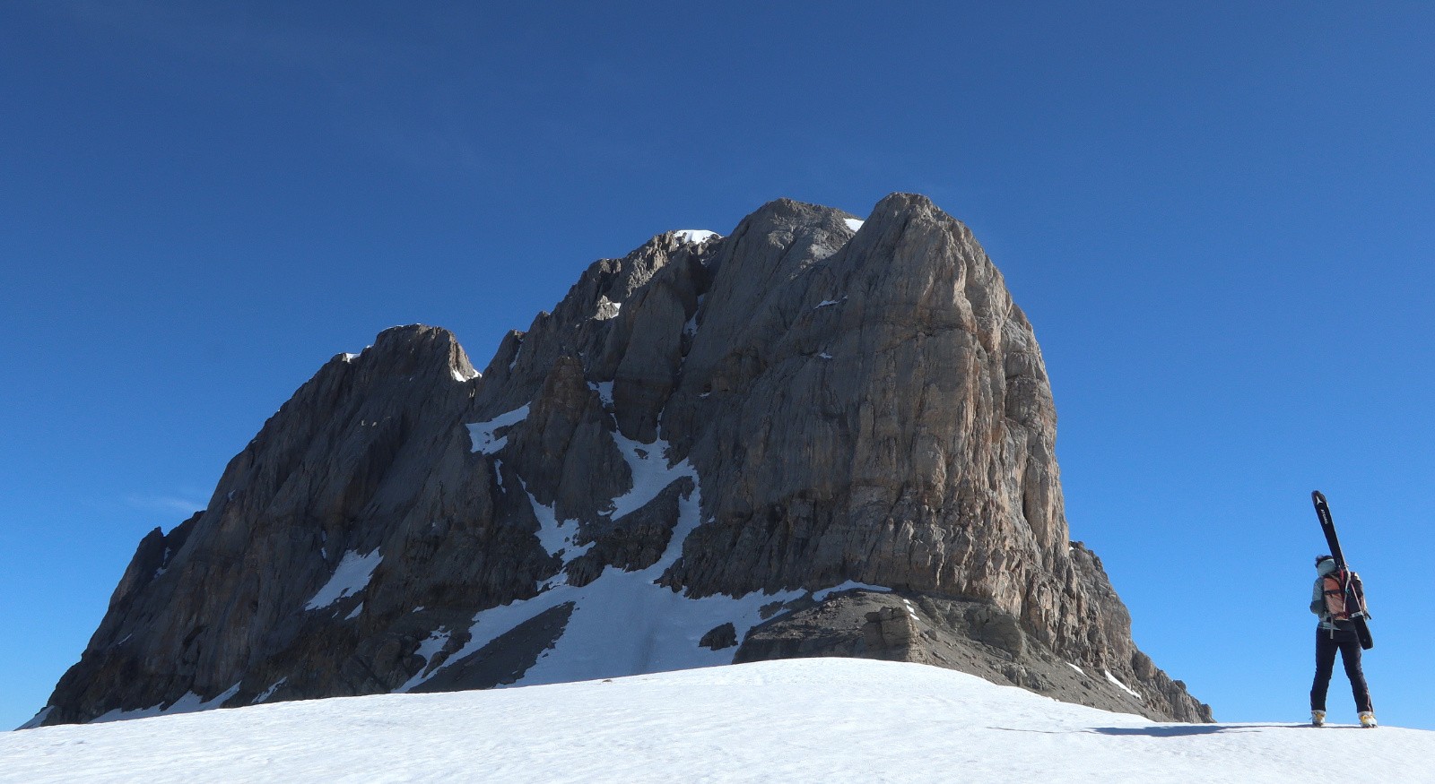 On ne montera pas par là. Il va falloir faire le tour...&nbsp;