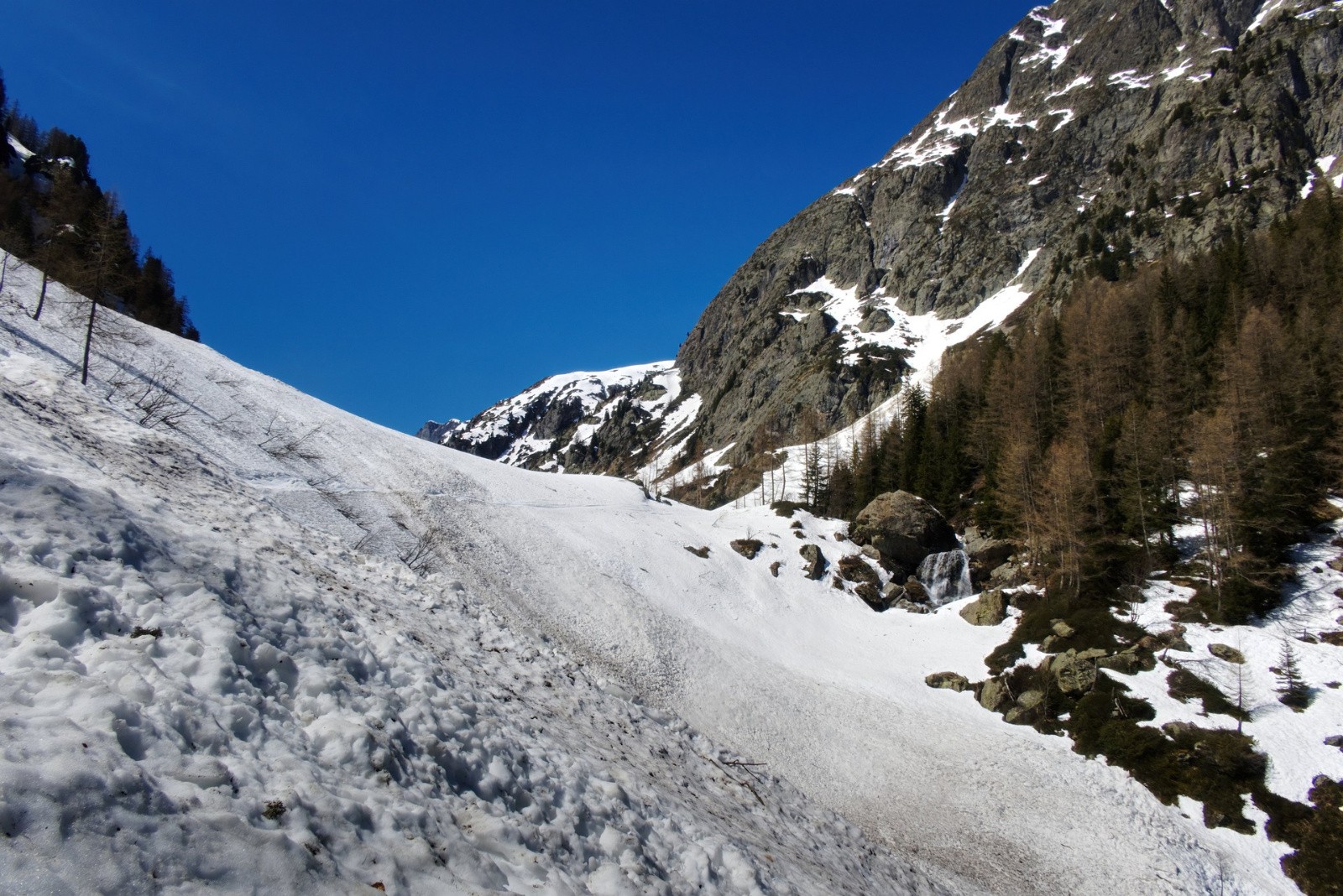 la cascade, rive droite&nbsp;