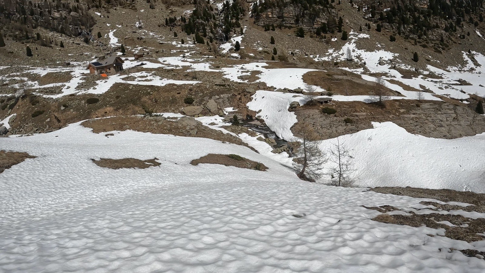 &nbsp;Descente sur le refuge