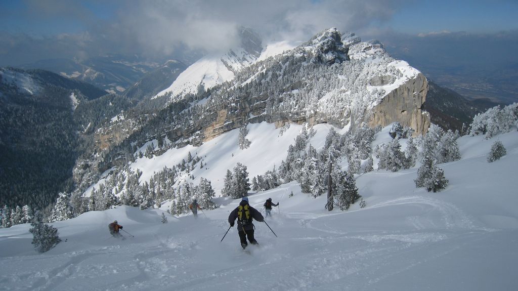 Grand ski : des ouriens sur fond de Lances de Malissard