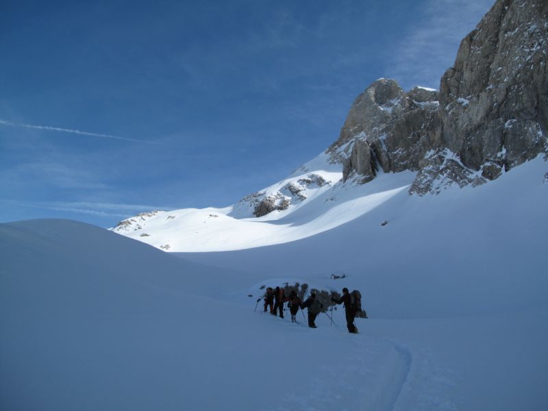 Montée au col de Bostan : Y'a pas le choix faut tracer la combe