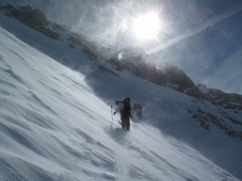 Dans le couloir : Toujours le vent et des tourbillons de poudre